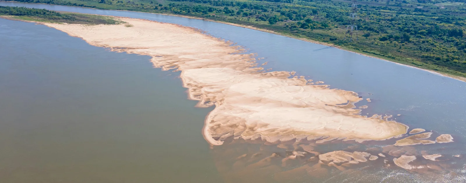 Paisaje aéreo del río Paraguay